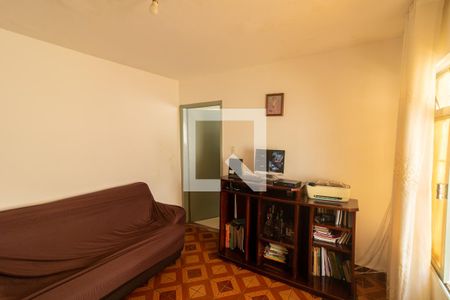 Sala de casa à venda com 4 quartos, 111m² em Vila Nhocuné, São Paulo