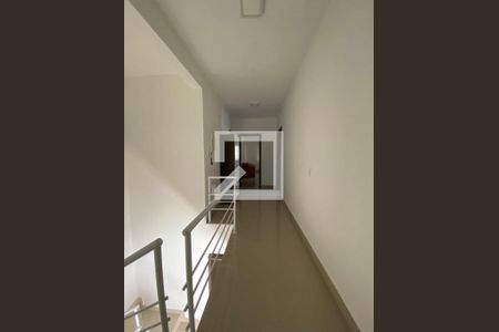 Corredor dos quartos de casa para alugar com 3 quartos, 220m² em Itacorubi, Florianópolis