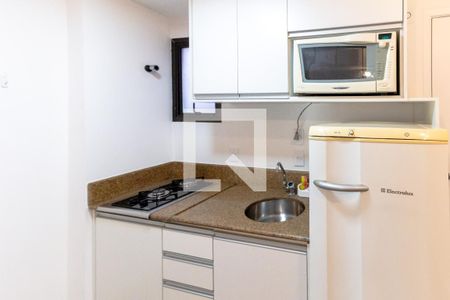 Cozinha de apartamento para alugar com 1 quarto, 40m² em Vila Uberabinha, São Paulo