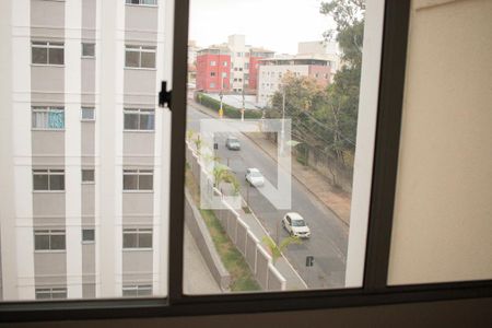 Vista de apartamento à venda com 2 quartos, 47m² em Chácaras Califórnia, Contagem