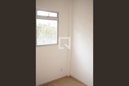 Quarto 2 de apartamento à venda com 2 quartos, 47m² em Chácaras Califórnia, Contagem