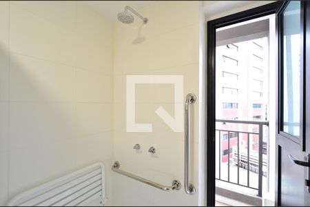 Banheiro de kitnet/studio para alugar com 1 quarto, 25m² em Mirandópolis, São Paulo