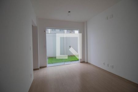 Sala de apartamento à venda com 2 quartos, 61m² em Taquara, Rio de Janeiro