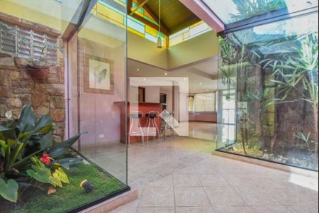 Casa à venda com 3 quartos, 279m² em Jardim Santo Amaro, São Paulo