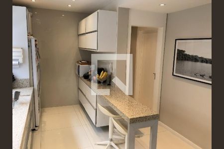 Apartamento à venda com 3 quartos, 135m² em Cerqueira César, São Paulo