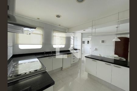 Apartamento à venda com 3 quartos, 240m² em Granja Julieta, São Paulo