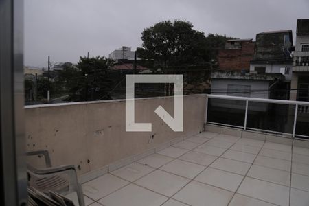 Varanda de casa para alugar com 4 quartos, 100m² em Vila Herminia, São Paulo