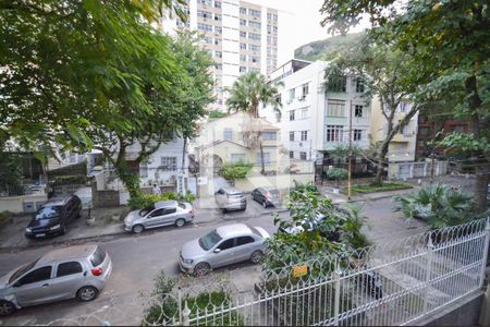 Vista do Quarto 1 de apartamento para alugar com 2 quartos, 56m² em Grajaú, Rio de Janeiro