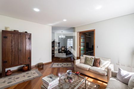 Casa à venda com 3 quartos, 325m² em Vila Madalena, São Paulo