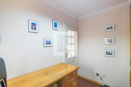 Apartamento à venda com 200m², 4 quartos e 3 vagas Apartamento à venda com 200m², 4 quartos e 3 vagasEscritório