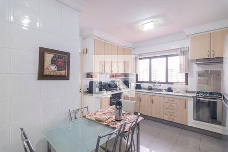 Apartamento à venda com 200m², 4 quartos e 3 vagas Apartamento à venda com 200m², 4 quartos e 3 vagasCozinha