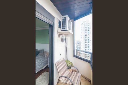 Apartamento à venda com 200m², 4 quartos e 3 vagas Apartamento à venda com 200m², 4 quartos e 3 vagasVaranda da Suite 1