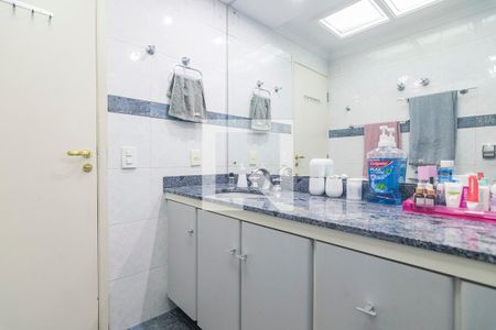 Apartamento à venda com 200m², 4 quartos e 3 vagas Apartamento à venda com 200m², 4 quartos e 3 vagasBanheiro