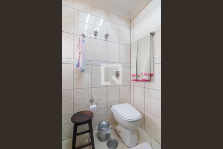 Apartamento à venda com 200m², 4 quartos e 3 vagas Apartamento à venda com 200m², 4 quartos e 3 vagasBanheiro da Suite 2