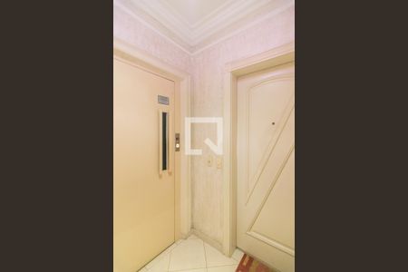 Apartamento à venda com 200m², 4 quartos e 3 vagas Apartamento à venda com 200m², 4 quartos e 3 vagasElevador Privativo