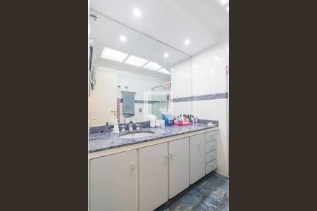 Apartamento à venda com 200m², 4 quartos e 3 vagas Apartamento à venda com 200m², 4 quartos e 3 vagasBanheiro
