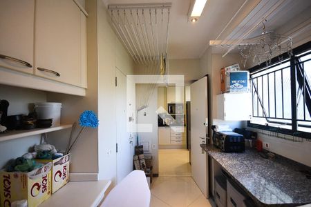 Apartamento para alugar com 238m², 2 quartos e 4 vagas Apartamento para alugar com 238m², 2 quartos e 4 vagasÁrea de serviço