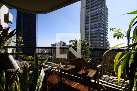 Varanda 1 de apartamento para alugar com 2 quartos, 238m² em Vila Suzana, São Paulo