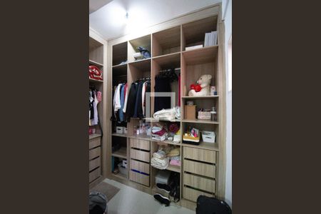 Closet Suite 1 de casa para alugar com 2 quartos, 125m² em Vila Curuçá, São Paulo