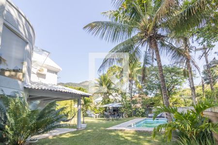 Casa de condomínio à venda com 1000m², 8 quartos e 4 vagas Casa de condomínio à venda com 1000m², 8 quartos e 4 vagasÁrea externa