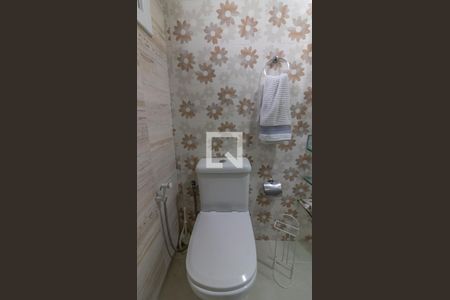 Casa de condomínio à venda com 1000m², 8 quartos e 4 vagas Casa de condomínio à venda com 1000m², 8 quartos e 4 vagasBanheiro Social