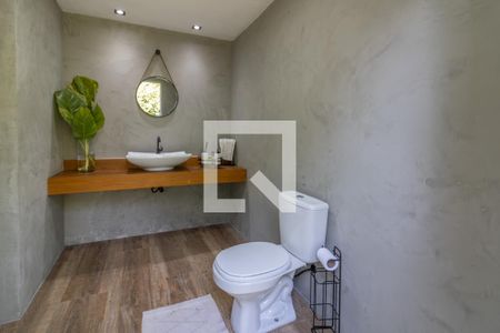 Casa de condomínio à venda com 1000m², 8 quartos e 4 vagas Casa de condomínio à venda com 1000m², 8 quartos e 4 vagasÁrea externa - Lavabo