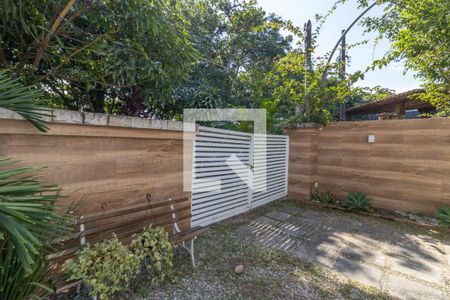 Casa de condomínio à venda com 1000m², 8 quartos e 4 vagas Casa de condomínio à venda com 1000m², 8 quartos e 4 vagasÁrea externa