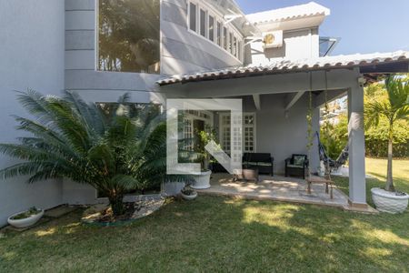 Casa de condomínio à venda com 1000m², 8 quartos e 4 vagas Casa de condomínio à venda com 1000m², 8 quartos e 4 vagasÁrea externa