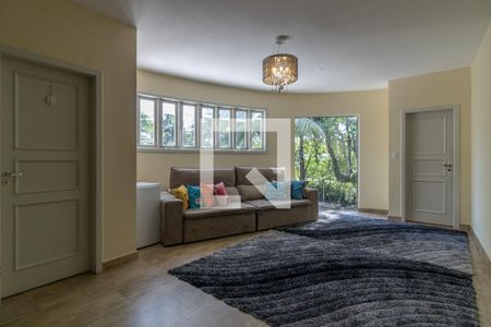 Casa de condomínio à venda com 1000m², 8 quartos e 4 vagas Casa de condomínio à venda com 1000m², 8 quartos e 4 vagasSala de acesso às Suítes