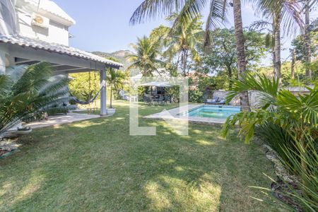 Casa de condomínio à venda com 1000m², 8 quartos e 4 vagas Casa de condomínio à venda com 1000m², 8 quartos e 4 vagasÁrea externa