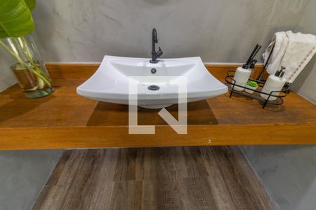 Casa de condomínio à venda com 1000m², 8 quartos e 4 vagas Casa de condomínio à venda com 1000m², 8 quartos e 4 vagasÁrea externa - Lavabo