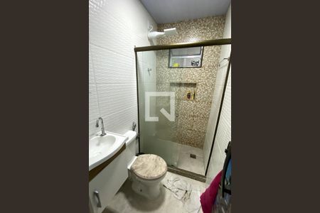 Banheiro  de casa para alugar com 1 quarto, 25m² em Centenário, Duque de Caxias