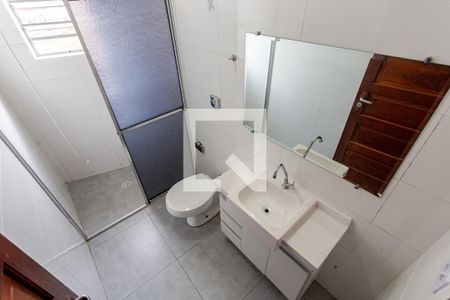 Banheiro de casa para alugar com 1 quarto, 60m² em Vila Liviero, São Paulo