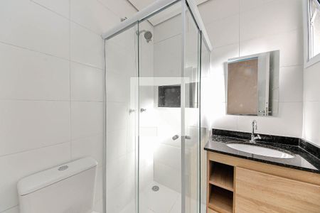 Banheiro Suíte 1 de casa de condomínio para alugar com 2 quartos, 82m² em Vila Santa Clara, São Paulo