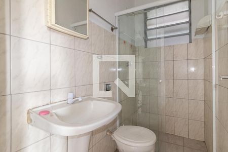 Banheiro de apartamento à venda com 1 quarto, 44m² em Passo D’areia, Porto Alegre