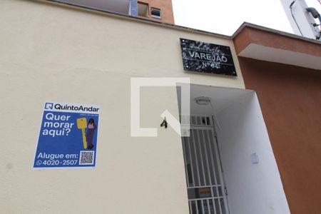 Plaquinha de apartamento para alugar com 2 quartos, 50m² em Jardim Santa Teresinha, São Paulo