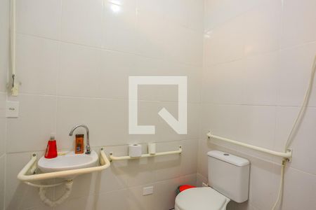 Casa à venda com 153m², 3 quartos e 2 vagas Casa à venda com 153m², 3 quartos e 2 vagasBanheiro