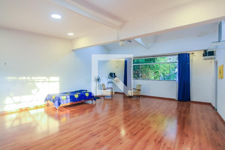 Casa à venda com 153m², 3 quartos e 2 vagas Casa à venda com 153m², 3 quartos e 2 vagasSalão de Festas