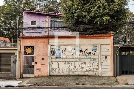 Casa à venda com 153m², 3 quartos e 2 vagas Casa à venda com 153m², 3 quartos e 2 vagasFachada