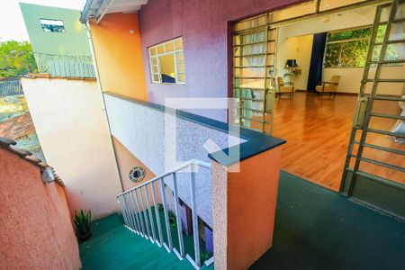 Casa à venda com 153m², 3 quartos e 2 vagas Casa à venda com 153m², 3 quartos e 2 vagasSalão