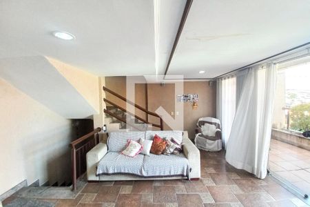 Sala 1  de casa para alugar com 3 quartos, 360m² em Minascaixa, Belo Horizonte