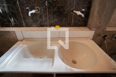 Casa à venda com 185m², 4 quartos e 2 vagas Casa à venda com 185m², 4 quartos e 2 vagasÁrea de Serviço casa 1