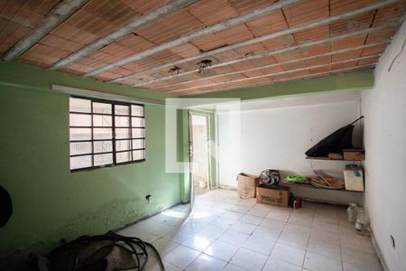 Casa à venda com 185m², 4 quartos e 2 vagas Casa à venda com 185m², 4 quartos e 2 vagasQuarto serviço casa 1