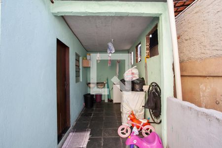 Casa à venda com 185m², 4 quartos e 2 vagas Casa à venda com 185m², 4 quartos e 2 vagasÁrea de serviço casa 2