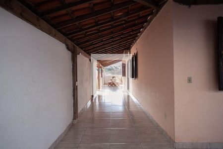 Casa à venda com 185m², 4 quartos e 2 vagas Casa à venda com 185m², 4 quartos e 2 vagasVaranda casa 1