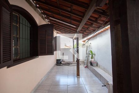 Casa à venda com 185m², 4 quartos e 2 vagas Casa à venda com 185m², 4 quartos e 2 vagasVaranda casa 1