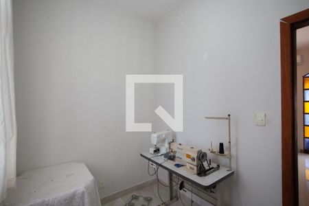 Casa à venda com 185m², 4 quartos e 2 vagas Casa à venda com 185m², 4 quartos e 2 vagasQuarto 1 casa 1