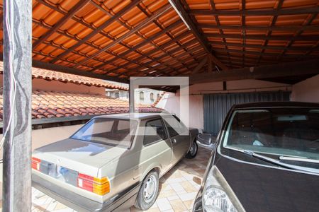 Casa à venda com 185m², 4 quartos e 2 vagas Casa à venda com 185m², 4 quartos e 2 vagasGaragem casa 1