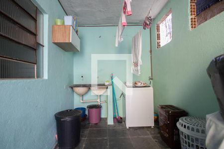 Casa à venda com 185m², 4 quartos e 2 vagas Casa à venda com 185m², 4 quartos e 2 vagasÁrea de serviço casa 2