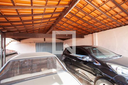 Casa à venda com 185m², 4 quartos e 2 vagas Casa à venda com 185m², 4 quartos e 2 vagasGaragem casa 1